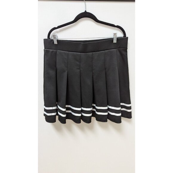 Spirit Halloween Black/White Cheer Costume Skirt - Picture 2 of 2